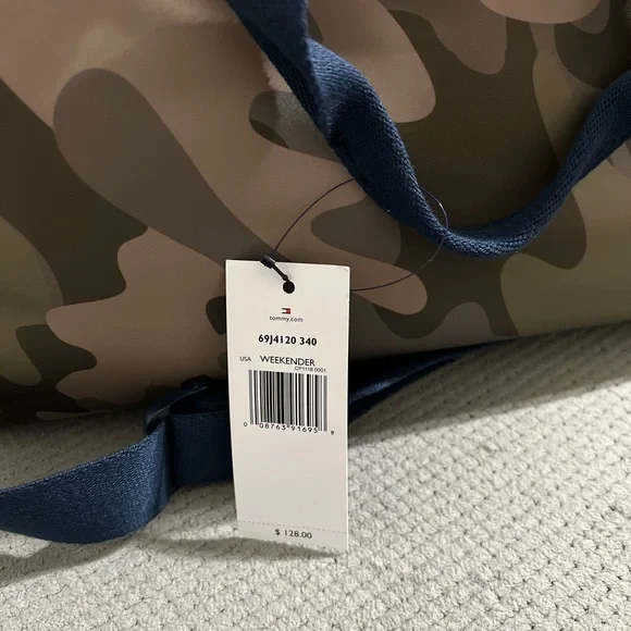 (SOLD) NWT Tommy Hilfiger weekender bag unisex camo green - Picture 5 of 7